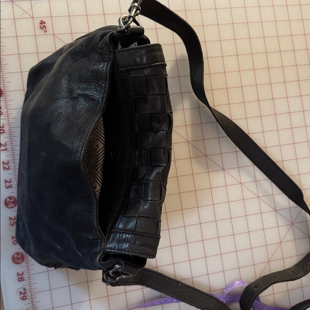 Liebeskind Berlin Crossbody View 5